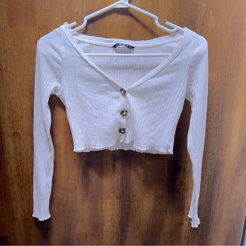 Cropped long sleeve button up